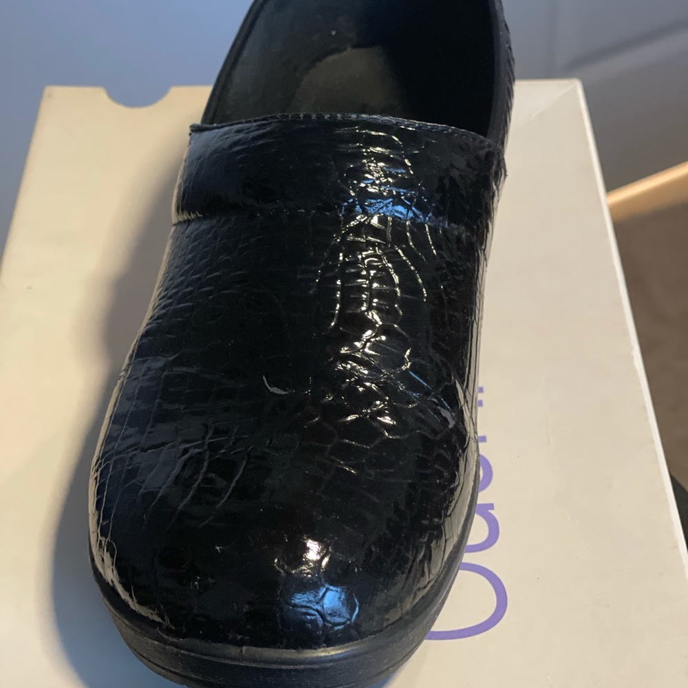 Clogs - Picture 2 of 4